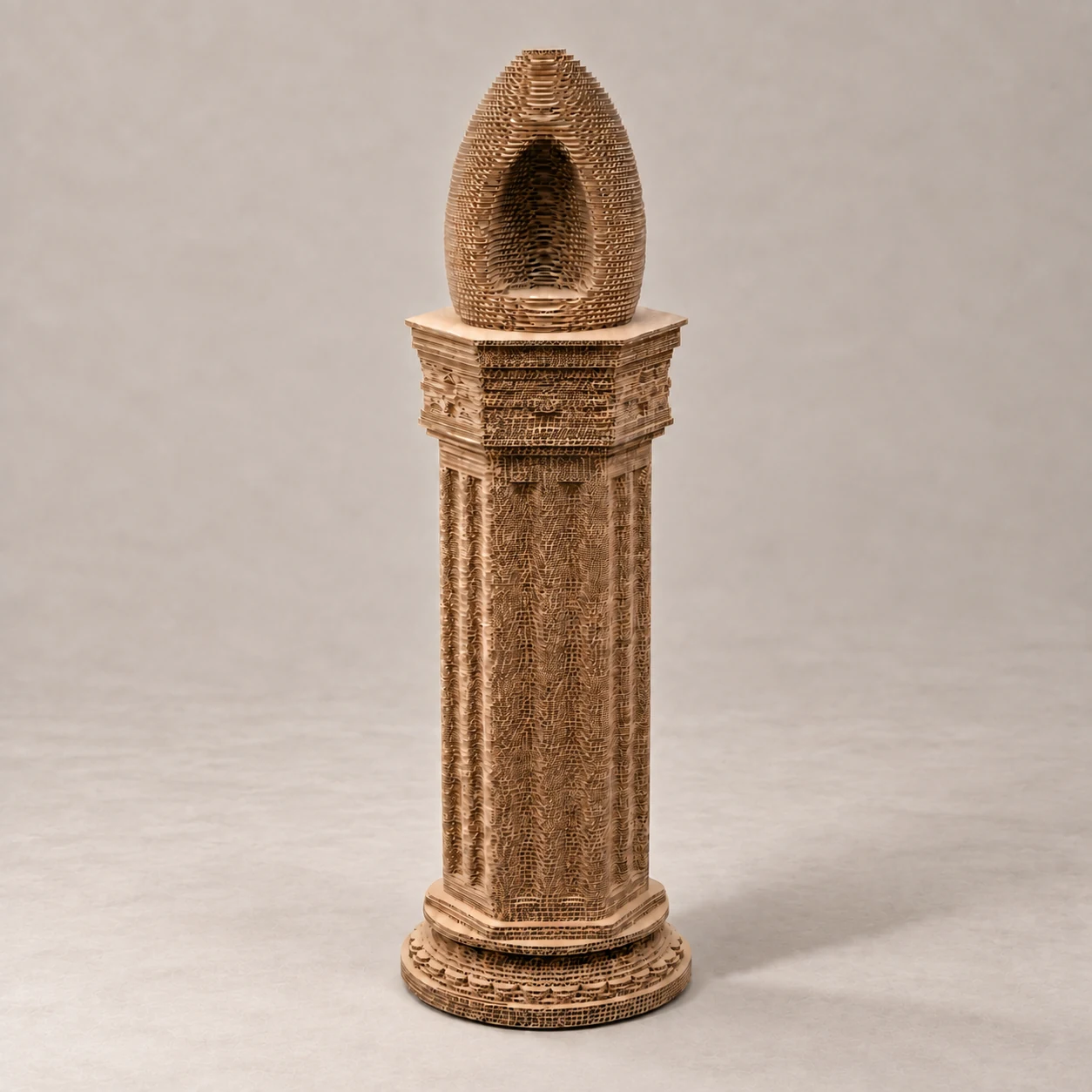 Ensemble socle et écrin en carton de la collection Aura